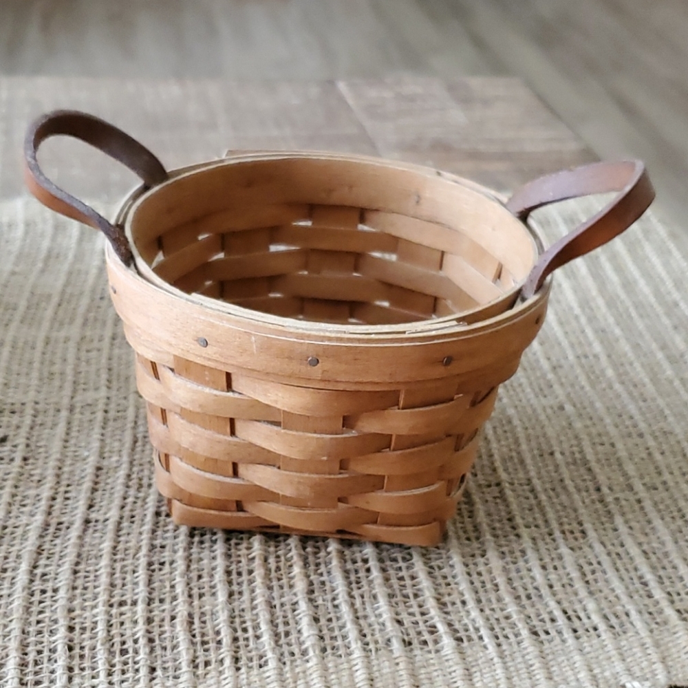 Longaberger Short Round Basket w/ Leather Handles